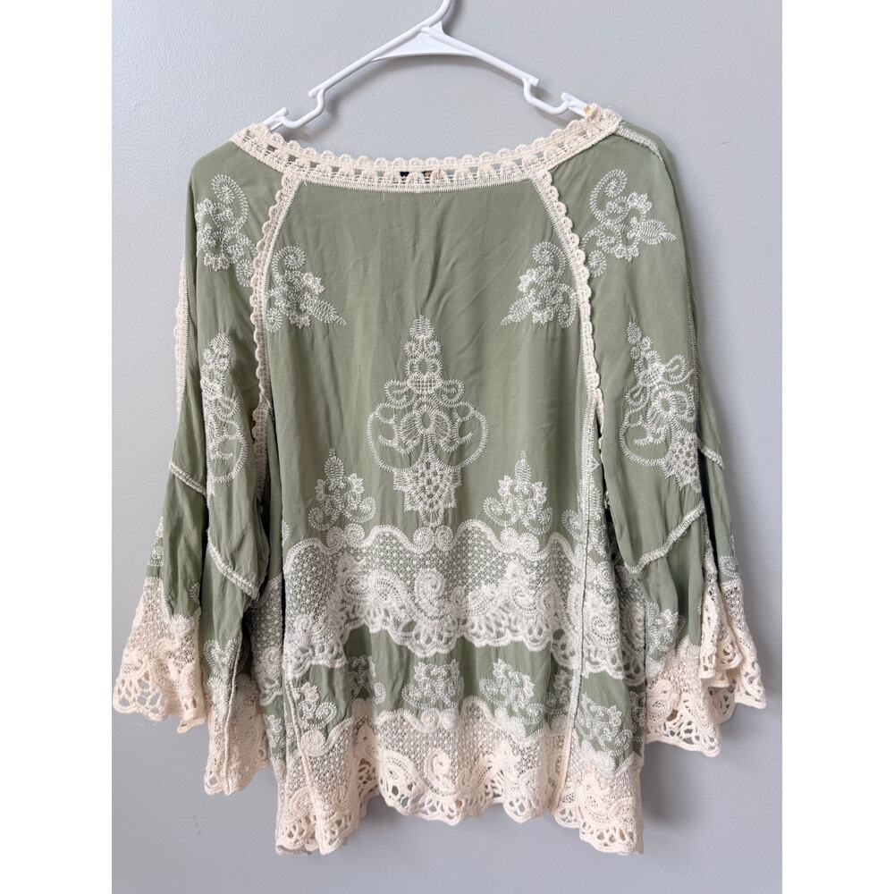 Democracy Sage Green Embroidered Lace Cold Shoulder Boho Blouse Plus Size 1X - Picture 3 of 11